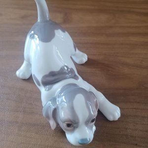 Lladro - Beagle Puppy (with lowered head) - RETIRED PIECE